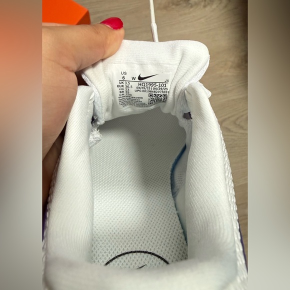 Nike Revolution 8 Wide in White and Purple - Picture 8 of 8